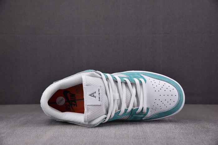 nike sb dunk low april skateboards