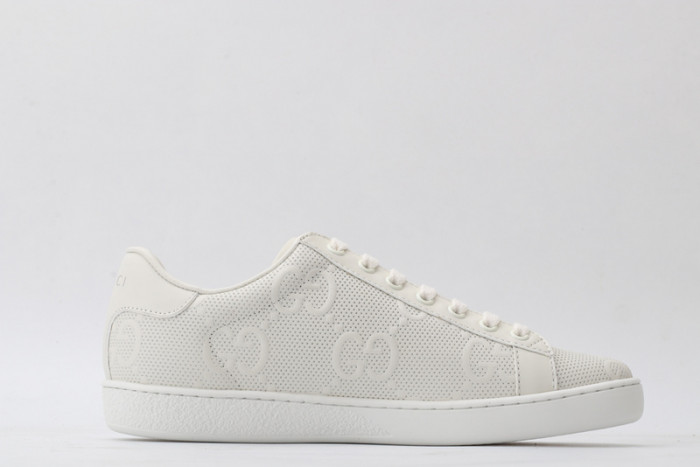 G*u*i sneaker g1000023